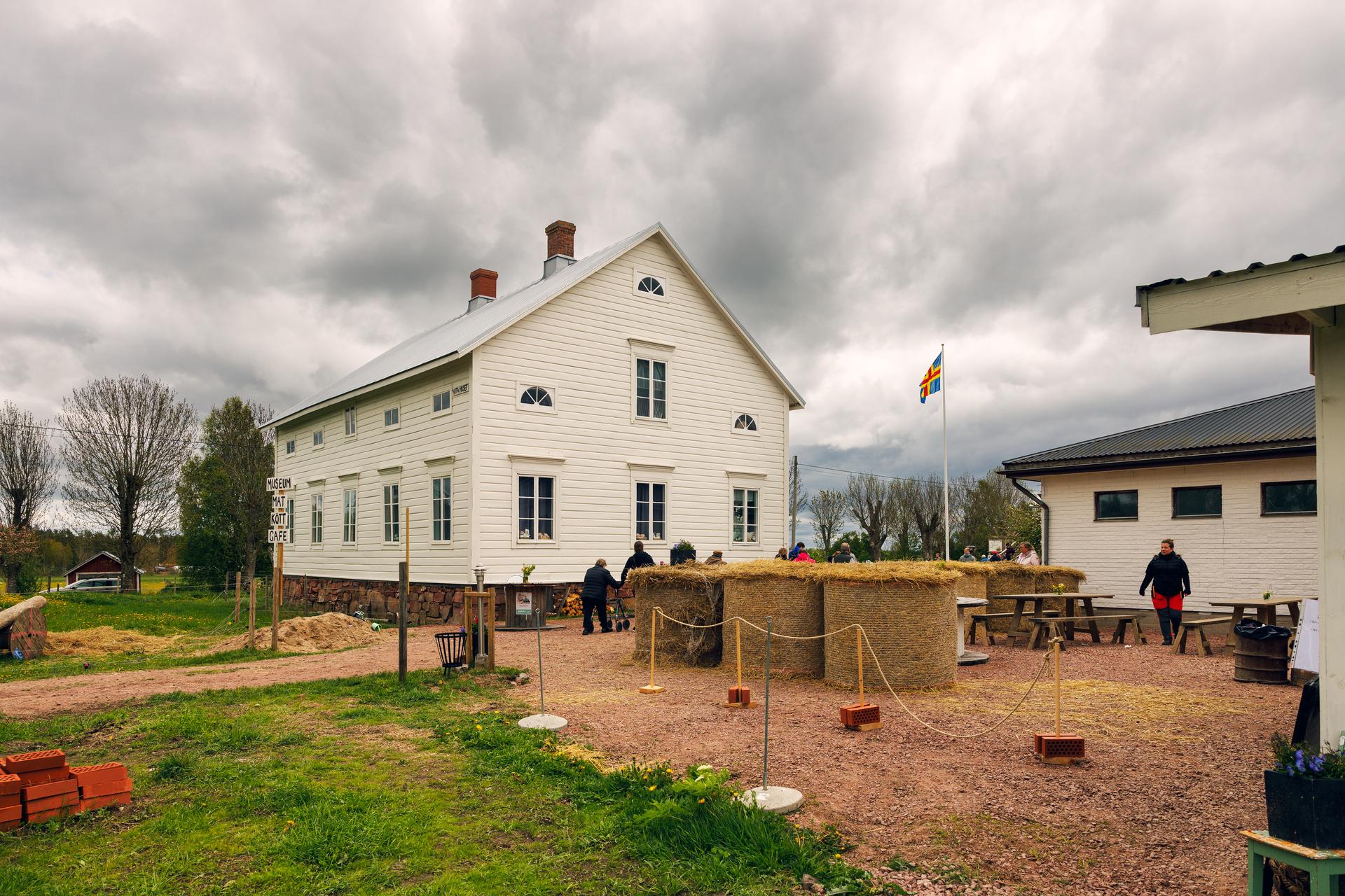 Mickels gård